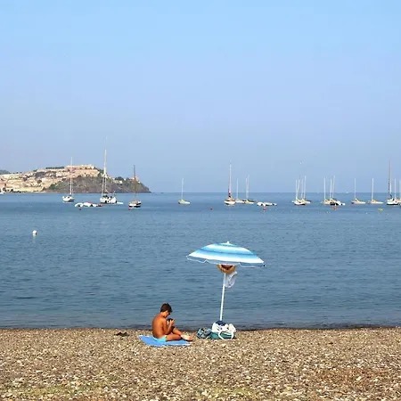 Holiday St Anna, Rio Nell